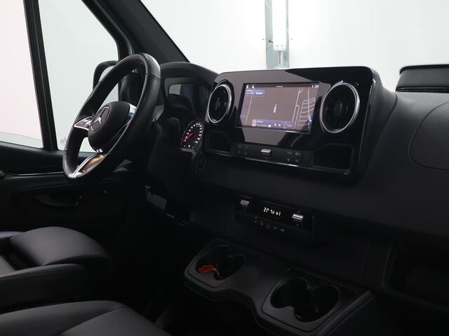 Mercedes-Benz SPRINTER 319 CDI L2 H1 | Select | Distronic | 3500 KG Trekhaak | 17" Lichtmetalen Wielen | Navigatie | Parkeercamera | LED Koplampen | Certified