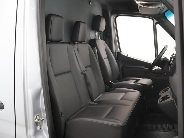 Mercedes-Benz SPRINTER 319 CDI L2 H1 | Select | Distronic | 3500 KG Trekhaak | 17" Lichtmetalen Wielen | Navigatie | Parkeercamera | LED Koplampen | Certified