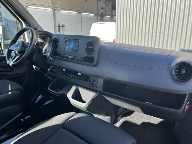 Mercedes-Benz SPRINTER 514 CDI 366 Hiab Laadkraan 018T Trekhaak 3500kg trekgewicht Airco 6-Persoons Open laadbak Pick-up Euro 6 Verkeersbord Actiebord Pijlenbord Bakwagen P-up Tachograaf 1e eigenaar ex gemeente