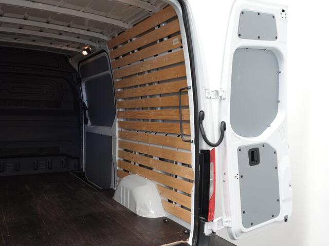 Mercedes-Benz SPRINTER 315 CDI Automaat L2H2 PRO Airco MBUX Navigatie Adaptive Cruise Control Leder PDC VA + Camera Trekhaak 3500kg Comfortstoel