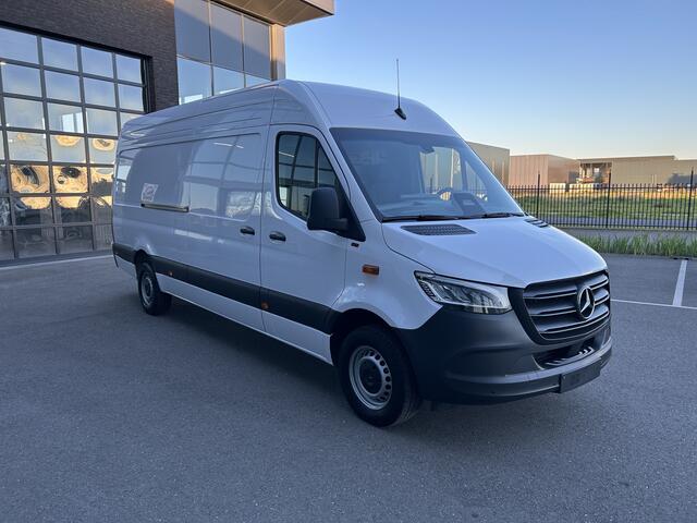 Mercedes-Benz SPRINTER 317 CDI L3 H2 Pro LED / MBUX / Navigatie / Camera / Parkeersensoren / Cruise control / Airco / 270 Graden achterdeuren