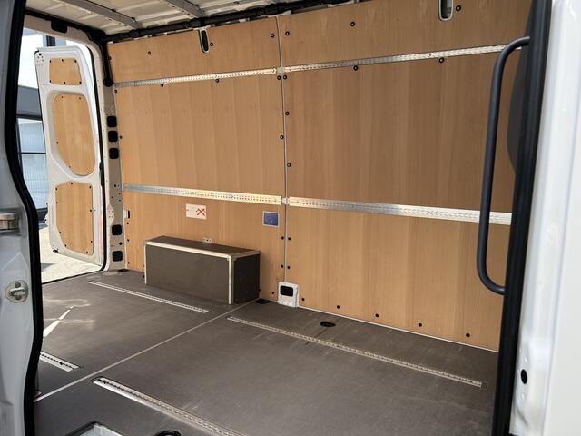 Mercedes-Benz SPRINTER 317 CDI L2 H2 MBUX / Imperiaal / Trekhaak / Camera / Parkeersensoren / Navigatie / Cruise control / Airco / 270 Graden achterdeuren