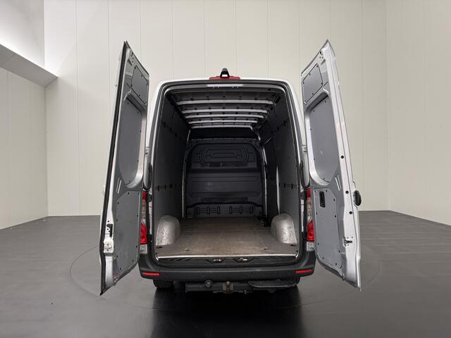 Mercedes-Benz SPRINTER 317CDI L2H2 | 2800Kg Trekhaak | Navigatie | Camera | 3-Zits | Airco | Cruise | Betimmering