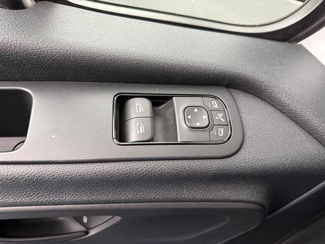 Mercedes-Benz SPRINTER 317CDI L2H2 | 2800Kg Trekhaak | Navigatie | Camera | 3-Zits | Airco | Cruise | Betimmering