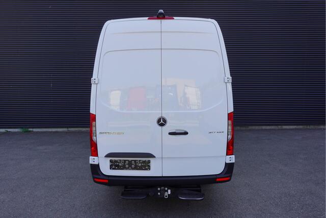 Mercedes-Benz SPRINTER 317 170pk Automaat L3H2 Dubbele cabine 6 persoons Camera Navigatie Apple carplay Trekhaak