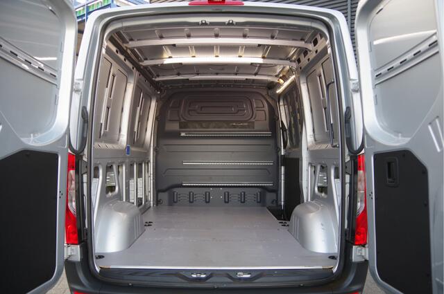 Mercedes-Benz SPRINTER 317 1.9 CDI L1H1 RWD AUT. LED, ADAPT. CRUISE, MBUX 10'', GEV. STOEL, CAMERA, NAVI, CLIMA, VOORRUITVERWARMING