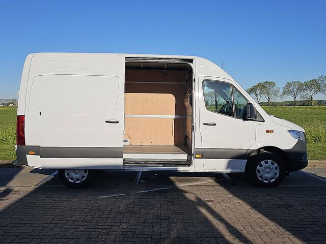 Mercedes-Benz SPRINTER 317 L2H2 Pro Mbux10 Euro6 Airco Automaat Facelift Navi BPM-Vrij 170Pk Euro6 Camera! L2H2 Mbux RWD Euro6 Airco Automaat Facelift Navi BPM-Vrij 170Pk Euro6 Camera