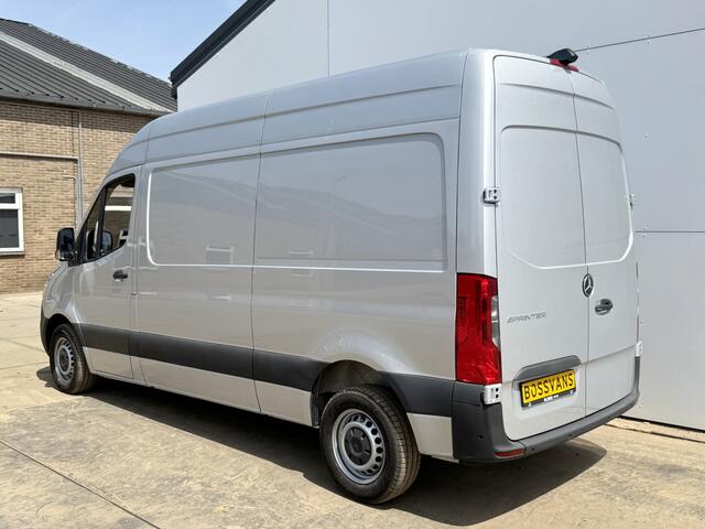 Mercedes-Benz SPRINTER 215 1.9 CDI Automaat L2H2 Climate Control Camera Carplay Parkeersensoren v+a