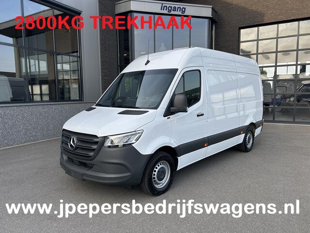 Mercedes-Benz SPRINTER 315 CDI L2 H2 RWD PRO / 2800KG Trekhaak / LED / MBUX / Navigatie / Camera / Cruise control / Airco