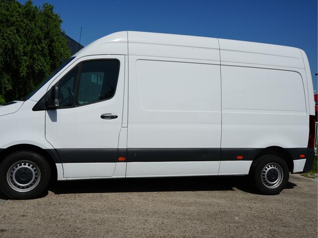 Mercedes-Benz SPRINTER 215 1.9 CDI L2H2 FWD Automaat trekhaak, camera