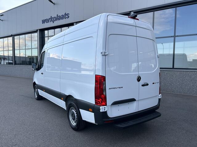 Mercedes-Benz SPRINTER 317 CDI L2 H2 360 Camera / MBUX / Navigatie / Parkeersensors / Cruise control / Airco / 270 Graden achterdeuren