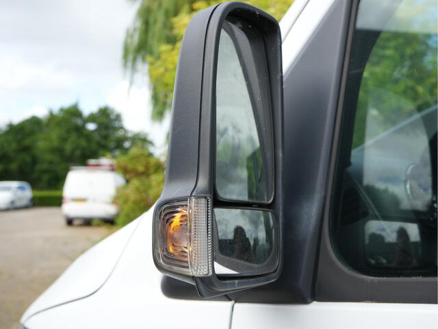 Mercedes-Benz SPRINTER 215 1.9 CDI L2H2 FWD Automaat trekhaak, camera