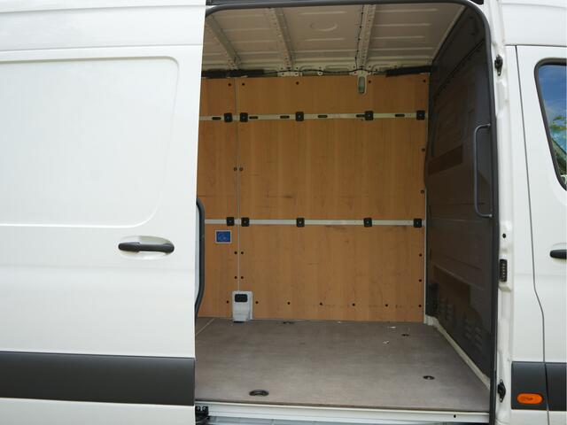 Mercedes-Benz SPRINTER 215 1.9 CDI L2H2 FWD Automaat trekhaak, camera