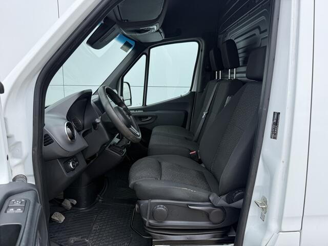Mercedes-Benz SPRINTER 516 2.2 CDI L2H2 Dubbellucht 10 Inch MBUX 3,5t Trekhaak Climate Control Navigatie Parkeersensoren V + A