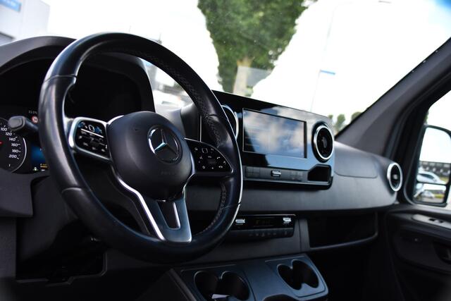 Mercedes-Benz SPRINTER 319 3.0 CDI L2H2 Black Edition 360 Camera, Adaptieve Cruise, Carplay, LED, 190pk, Stoelverwarming, Automaat, Standkachel, Uniek!