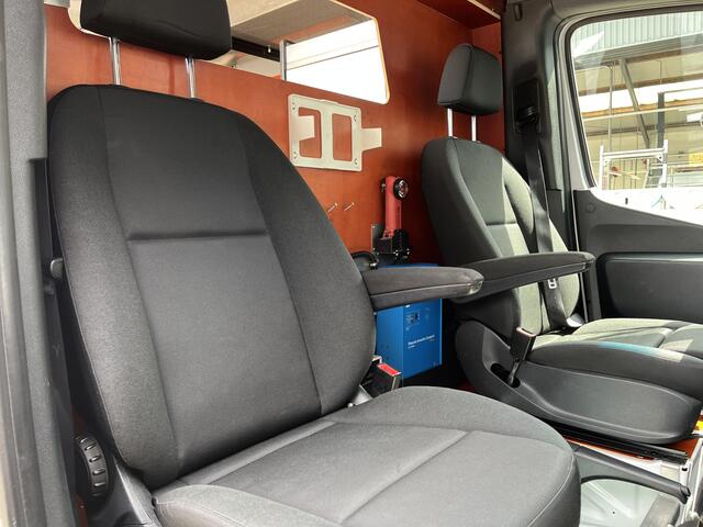Mercedes-Benz SPRINTER 314 2.2 CDI L2H2 EURO VI-D Werkplaats inrichting Airco Cruise controle Trekhaak 2800kg Kastinrichting Omvormer Apple carplay 1e Eigenaar Euro 6 Bpm vrij voor particulier gebruik!!
