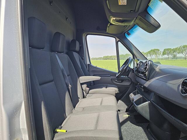 Mercedes-Benz SPRINTER 319 1.9 CDI L3H2 RWD L3H2 Maxi LED 2x Schuif 3.5t-Trekhaak Mbux10 Distronic AAC 360 Camera Navi LM Velgen 190 PK