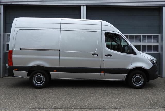 Mercedes-Benz SPRINTER 317 1.9 CDI L2H2 RWD AUT | 3.5t TREKHAAK | LED | CRUISE | CAMERA | MBUX