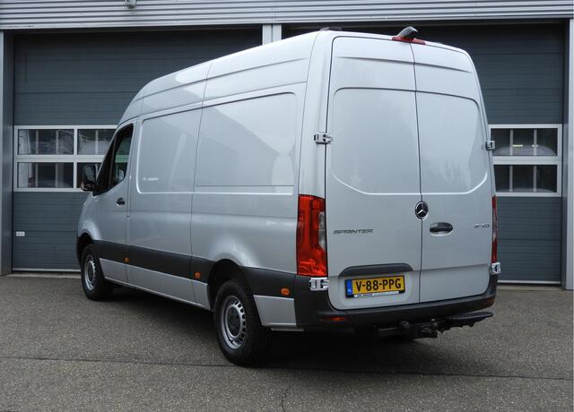 Mercedes-Benz SPRINTER 317 1.9 CDI L2H2 RWD AUT | 3.5t TREKHAAK | LED | CRUISE | CAMERA | MBUX