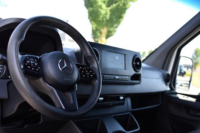 Mercedes-Benz SPRINTER 319 V6 3.0 CDI L2H2 PB Edition Camera, Cruise, Carplay, 190pk, Automaat, LED, Trekhaak, Dodehoek, Sensoren, NAVI, Uniek!