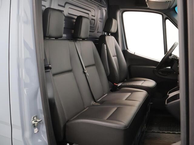 Mercedes-Benz SPRINTER 317 CDI L2 H2 Pro | Verwarmde Chauffeursstoel | Bijrijdersbank | Spiegelpakket | Achteruitrijcamera | Airco | Cruisecontrol | Dodehoekassistent | 3500kg AHW | Certified |