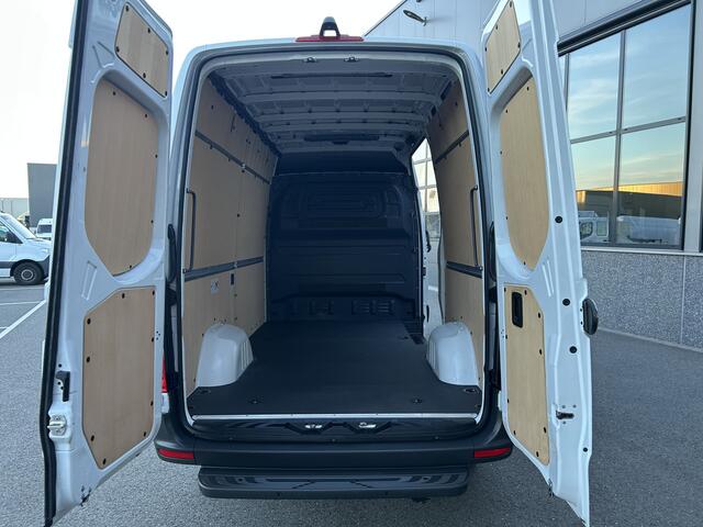 Mercedes-Benz SPRINTER 317 CDI L2 H2 Pro LED / MBUX / Navigatie / Camera / Parkeersensoren / Cruise control / Airco / 270 Graden achterdeuren