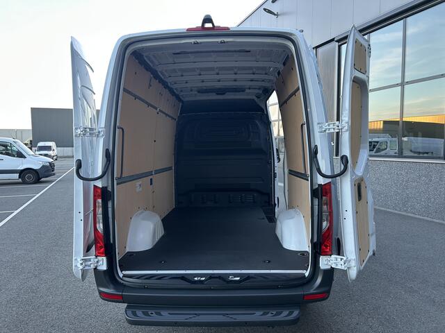 Mercedes-Benz SPRINTER 317 CDI L2 H2 Pro LED / MBUX / Navigatie / Camera / Parkeersensoren / Cruise control / Airco / 270 Graden achterdeuren