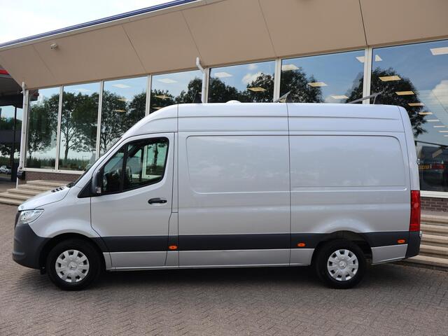Mercedes-Benz SPRINTER 317 1.9 CDI L2H2 RWD + 3500 KG TREKHAAK | NAVIGATIE | APPLE CARPLAY | CAMERA