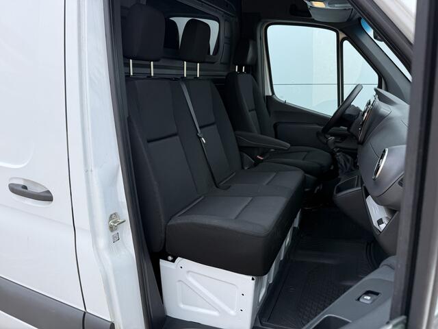 Mercedes-Benz SPRINTER 319 3.0 V6 L2H2 10-Inch MBUX Navigatie Climate Control Cruise Control 3,5 Trekhaak Oprijplaat