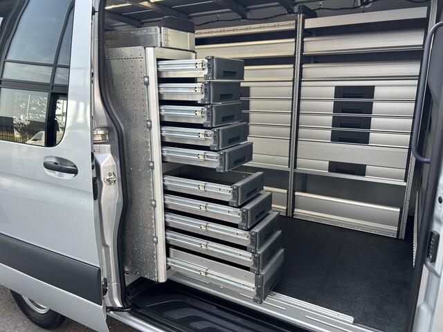 Mercedes-Benz SPRINTER 315 CDI L2 H1 RWD 3500KG Trekhaak / BOTT Inrichting / MBUX 10.25 / Navigatie / Cruise control / Airco / 270 Graden achterdeuren