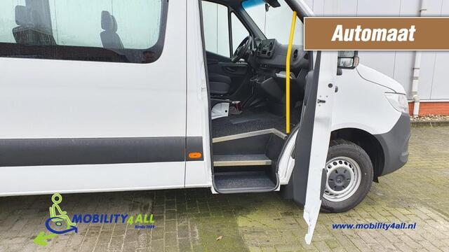 Mercedes-Benz SPRINTER FIT5 vloer: 8 klapstoelen, 4 rolstoelplekken