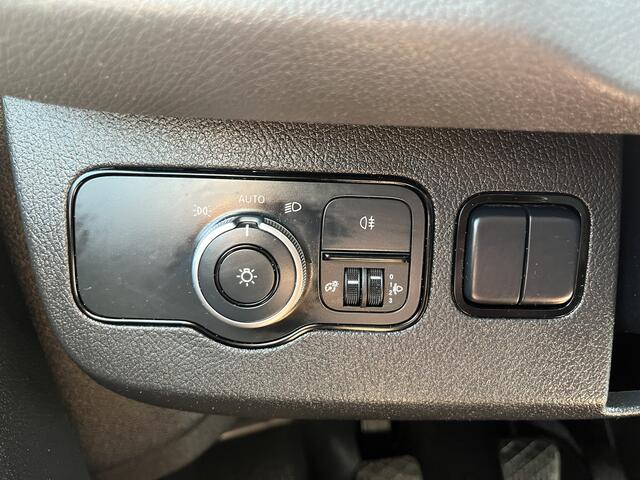 Mercedes-Benz SPRINTER 516 2.2 CDI Clixstar Be-combi Koelwagen Koeling 2700kg laadvermogen Nachtaansluiting Airco Cruise controle Bluetooth telefoonverbinding Be clixtar Be oplegger Bpm vrij Euro 6