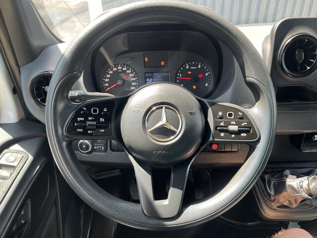 Mercedes-Benz SPRINTER 516 2.2 CDI Clixstar Be-combi Koelwagen Koeling 2700kg laadvermogen Nachtaansluiting Airco Cruise controle Bluetooth telefoonverbinding Be clixtar Be oplegger Bpm vrij Euro 6