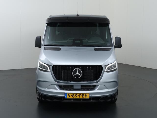 Mercedes-Benz SPRINTER 319 CDI | L2 H1 | 190 PK | EDITION | AUT. | DUBBELE CABINE | 6-ZITS | STYLINGPAKKET | DISTRONIC PLUS | 3500 KG TREKHAAK | STOELVERWARMING | NAVIGATIE | CAMERA | AIRCO | LED LAMPEN | CARPLAY EN ANDROID AUTO | LEDEREN BEKLEDING