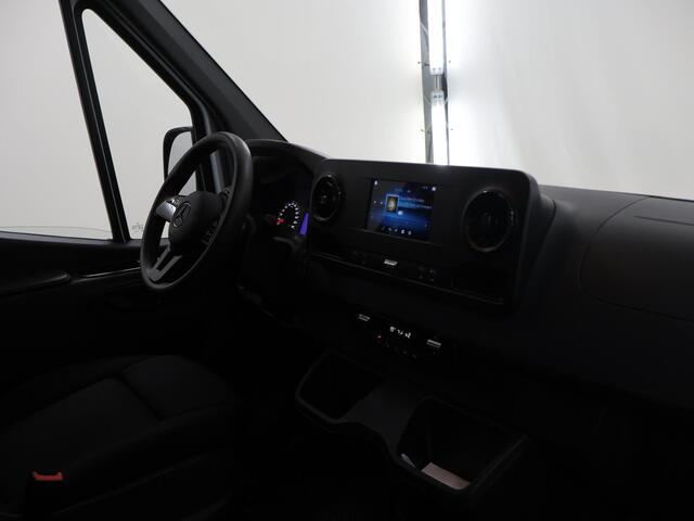 Mercedes-Benz SPRINTER 315 CDI | L2 H2 | FWD | AUT. | AIRCO | 2-ZITS | MULTIFUNCTIONEEL STUURWIEL | APPLE CARPLAY | ANDROID AUTO | ACHTERUITRIJCAMERA | LAADRUIMTE INRICHTING | CERTIFIED