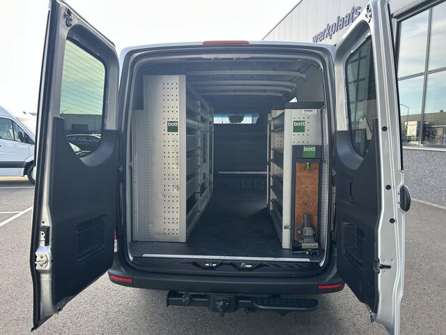 Mercedes-Benz SPRINTER 315 CDI L2 H1 RWD 3500KG Trekhaak / BOTT Inrichting / MBUX 10.25 / Navigatie / Cruise control / Airco / 270 Graden achterdeuren