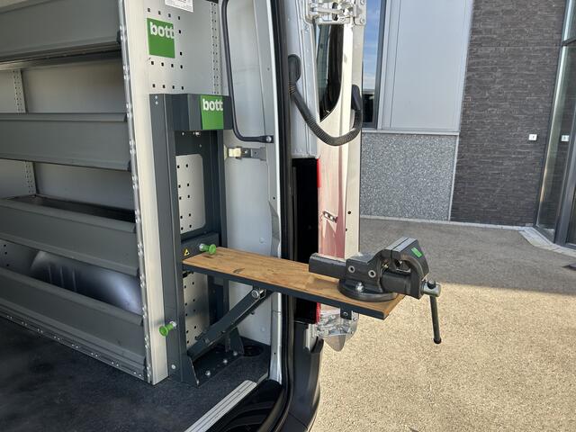 Mercedes-Benz SPRINTER 315 CDI L2 H1 RWD 3500KG Trekhaak / BOTT Inrichting / MBUX 10.25 / Navigatie / Cruise control / Airco / 270 Graden achterdeuren