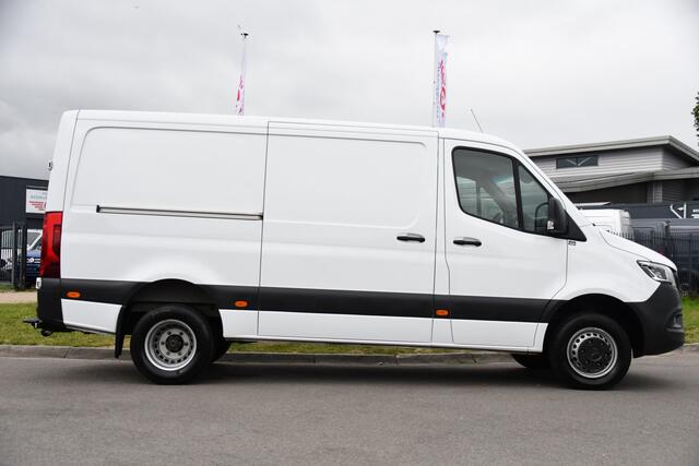 Mercedes-Benz SPRINTER 519 V6 3.0 CDI L2H1 PB Edition Camera, Cruise, Carplay, 3500kg Trekhaak, LED, Mbux, Geveerde Stoel, Uniek! 319