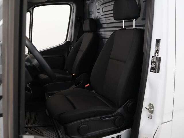 Mercedes-Benz SPRINTER 315 CDI | L2 H2 | FWD | AUT. | AIRCO | 2-ZITS | MULTIFUNCTIONEEL STUURWIEL | APPLE CARPLAY | ANDROID AUTO | ACHTERUITRIJCAMERA | LAADRUIMTE INRICHTING | CERTIFIED