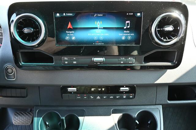 Mercedes-Benz SPRINTER 319 CDI 4x4 L2H2 AWD Draaistoelen, 360 Graden camera, LED, Standkachel