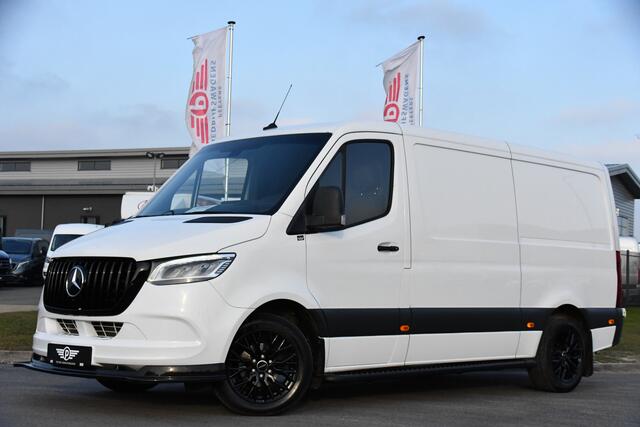 Mercedes-Benz SPRINTER 319 V6 3.0 CDI L2H1 RWD AMG Edition Camera, Cruise, Carplay, LED, 10,5'' Mbux, 3500kg Trekhaak, Standkachel, Multimedia, Stoelverwarming, Automaat, Uniek!