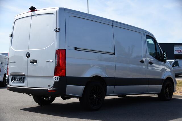 Mercedes-Benz SPRINTER 317 1.9 CDI L2H1 AMG Edition Camera, Cruise, Carplay, Stoelverwarming, Clima, Geveerde Stoel, Automaat, Multimedia, Uniek!
