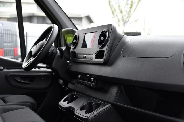 Mercedes-Benz SPRINTER 317 1.9 CDI L2H1 RWD Black Edition Camera, Cruise, Carplay, 170pk, Automaat, LED, Multimedia, Stoelverwarming, UNIEK