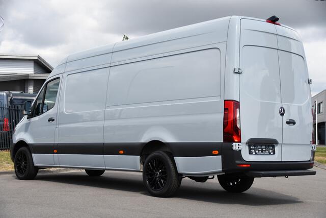 Mercedes-Benz SPRINTER 317 1.9 CDI L3H2 RWD PB Edition NIEUW STAAT! Adaptieve Cruise, Camera, Carlay, LED, Standkachel, 170pk, Stoelverwarming, Dodehoek, Automaat, 3 Zitplaatsen, Uniek!