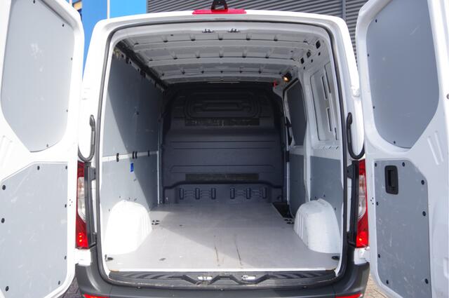 Mercedes-Benz SPRINTER 317 1.9 CDI L1H1 RWD AUT. LED, TREKHAAK, STOELVERWARMING, STANDKACHEL, CAMERA, CRUISE, CARPLAY