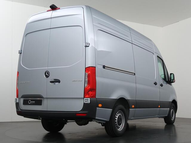 Mercedes-Benz SPRINTER 315 CDI | L2 H2 | RWD | Aut. | PRO | BPM VRIJ! | AIRCO | CRUISE | 3500 KG AHW | CARPLAY | ANDROID AUTO | DODEHOEKASSISTENT | METALLIC | SPOORASSISTENT | MULTIFUNCTIONEELSTUURWIEL