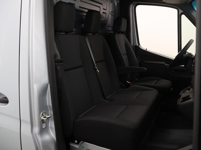 Mercedes-Benz SPRINTER 315 CDI | L2 H2 | RWD | Aut. | PRO | BPM VRIJ! | AIRCO | CRUISE | 3500 KG AHW | CARPLAY | ANDROID AUTO | DODEHOEKASSISTENT | METALLIC | SPOORASSISTENT | MULTIFUNCTIONEELSTUURWIEL