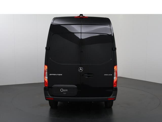 Mercedes-Benz SPRINTER 315 CDI | L2 H2 | RWD | Aut. | PRO | BPM VRIJ! | ACHTERUITRIJCAMERA | 3500 KG AHW | DODEHOEKASSISTENT | AIRCO | CRUISE | CARPLAY | ANDROID AUTO | METALLIC | 3-ZITS | MBUX SYSTEEM GROOT | CERTIFIED