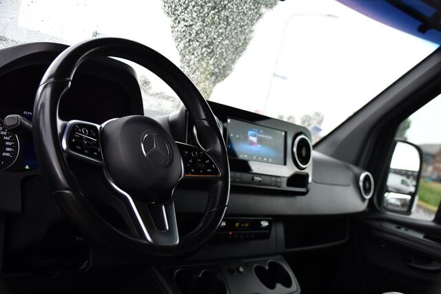 Mercedes-Benz SPRINTER 319 3.0 CDI L2H2 DC Black Edition Adaptieve Cruise, 360 Camera, Carplay, LED, 10,5'' Mbux, Stoelverwarming, Automaat, 190pk, 3500kg Trekhaak, Uniek!