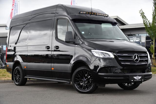 Mercedes-Benz SPRINTER 319 3.0 CDI L2H2 DC Black Edition Adaptieve Cruise, 360 Camera, Carplay, LED, 10,5'' Mbux, Stoelverwarming, Automaat, 190pk, 3500kg Trekhaak, Uniek!